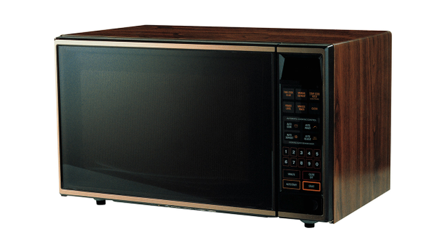 Illustration for article titled ‘Stranger Things’ Fans, Wean Yourself Off ’80s Nostalgia With Pictures Of These ’80s Microwaves